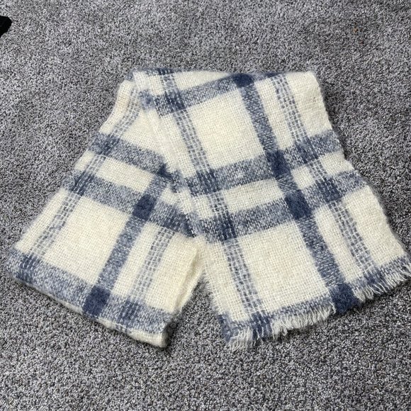 Donegal Design Mohair Scarf - Picture 2 of 4